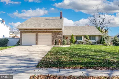 34 Merion Rd, Marlton, NJ 08053