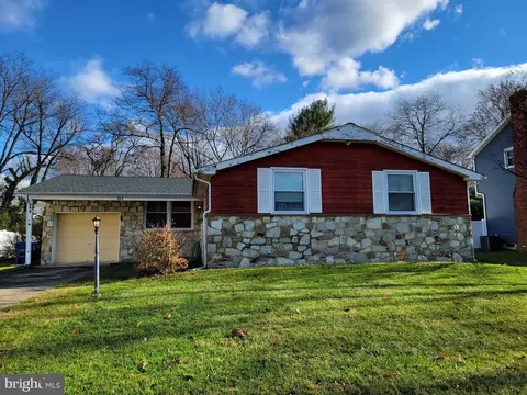 153 Ramblewood Pkwy, Mount Laurel, NJ 08054