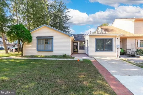 101 Westerly Dr, Marlton, NJ 08053