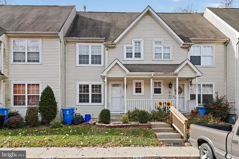 207 River Ct, Bordentown, NJ 08505