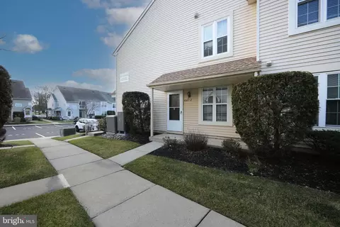 4207 A Adelaide Dr, Mount Laurel, NJ 08054