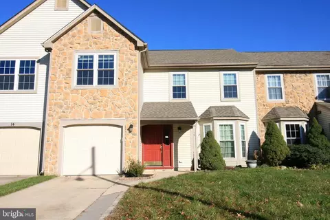 16 Alderton Ln, Mount Laurel, NJ 08054
