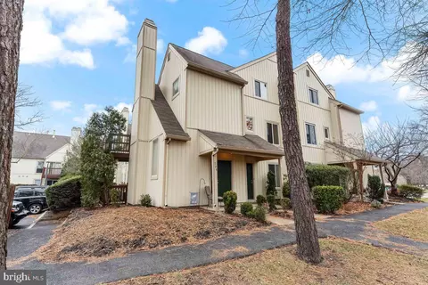 328 Woodlake Dr, Marlton, NJ 08053