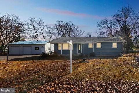 18 1st Ave, Pemberton, NJ 08068