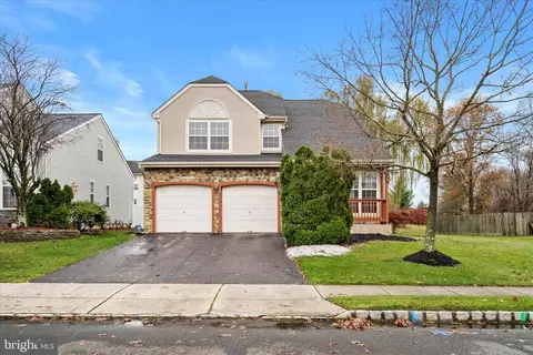 30 Foxchase Dr, Burlington, NJ 08016