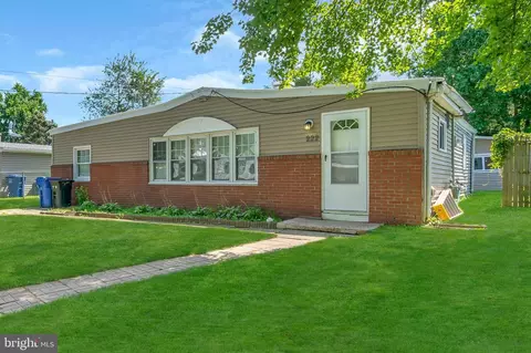 222 County Ave, Maple Shade, NJ 08052