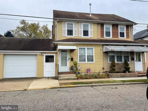 942 E Broad St, Burlington, NJ 08016