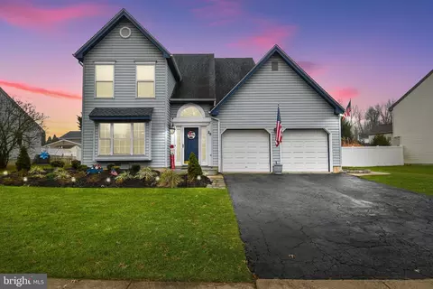29 Vincent Dr, Burlington, NJ 08016