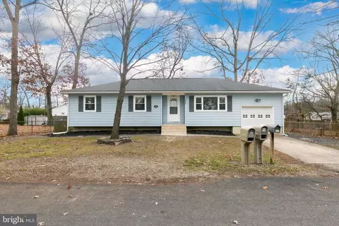 211 Hargrove Ave, Browns Mills, NJ 08015
