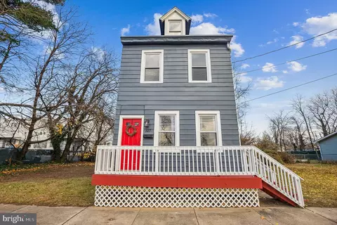 327 Clarkson St, Burlington, NJ 08016