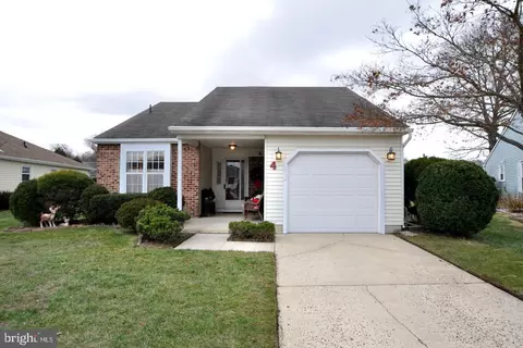 4 Raven Ct, Mount Laurel, NJ 08054