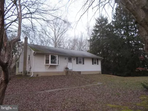 106 Beaver Dam Rd, Southampton, NJ 08088
