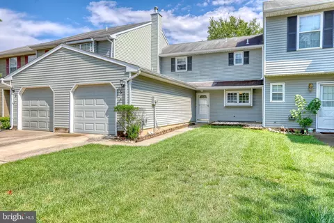 3 Roanoke Ct, Bordentown, NJ 08505