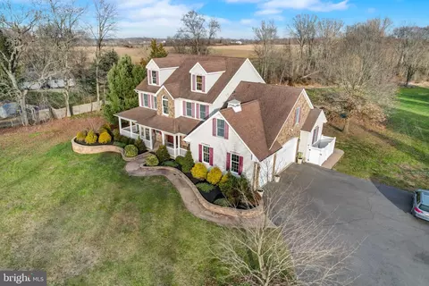 Exterior - 105 Paulson Rd, Wrightstown, NJ 08562 photo 3 of 10