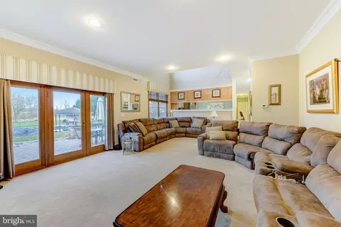 Living - 105 Paulson Rd, Wrightstown, NJ 08562 photo 4 of 4