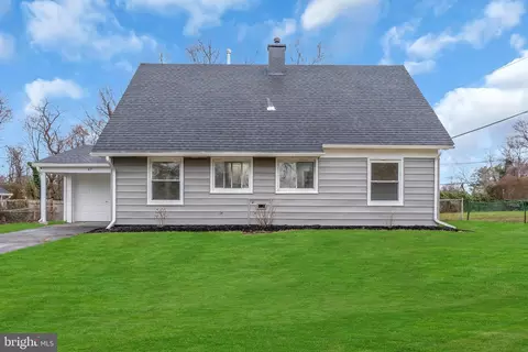 47 Birchwood Ln, Willingboro, NJ 08046
