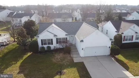 23 Ashley Dr, Delran, NJ 08075