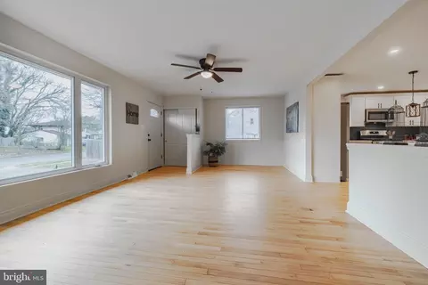 262 Hendrickson Ave, Beverly, NJ 08010 photo 3