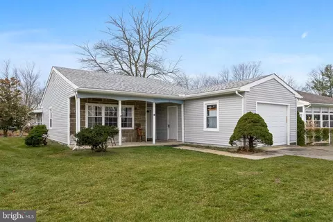25 Sheffield Pl, Southampton, NJ 08088