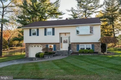 200 Stephen Dr, Cinnaminson, NJ 08077