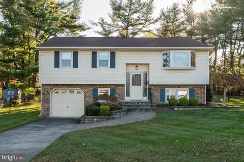 200 Stephen Dr, Cinnaminson, NJ 08077 photo 2