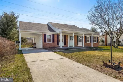 220 Boxwood Ln, Cinnaminson, NJ 08077