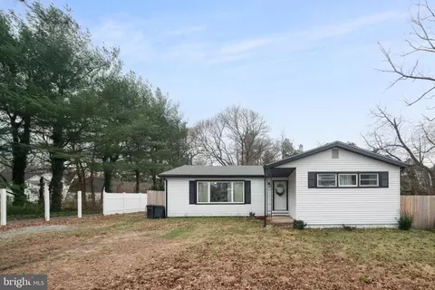 6 Flag St, Pemberton, NJ 08068