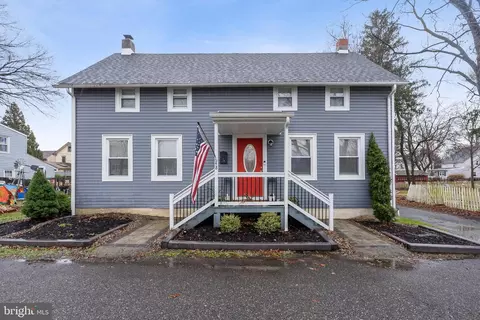 48 Church St, Medford, NJ 08055