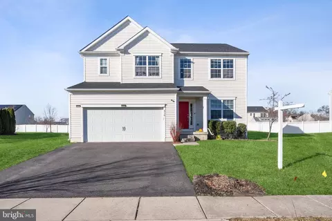 316 Pigott Dr, Florence, NJ 08518