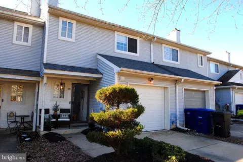 39 Regency Dr, Mount Holly, NJ 08060
