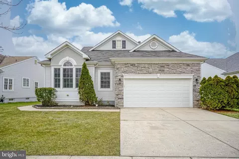 37 Ridgway Dr, Bordentown, NJ 08505