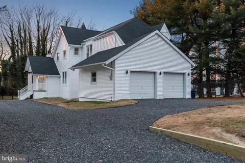 907 Pomona Rd, Cinnaminson, NJ 08077