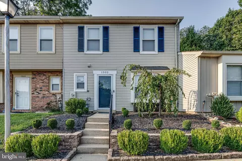 1302 Roberts Ln, Marlton, NJ 08053
