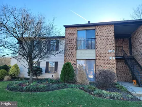 32 B Sumac Ct, Mount Laurel, NJ 08054