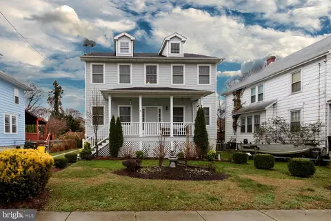 110 Juniper St, Burlington, NJ 08016