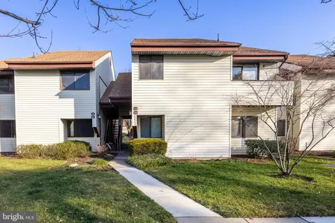 10 E B E Daisy Ln, Mount Laurel, NJ 08054