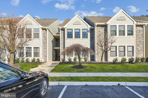 67 Bridgewater Dr, Marlton, NJ 08053