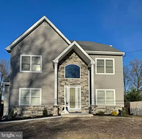 633 S Forklanding Rd, Maple Shade, NJ 08052