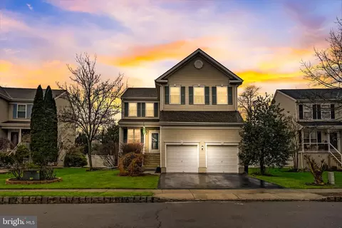 57 Lincoln Dr, Columbus, NJ 08022
