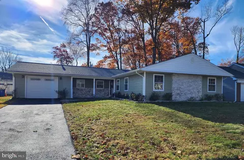 11 Neptune Ln, Willingboro, NJ 08046