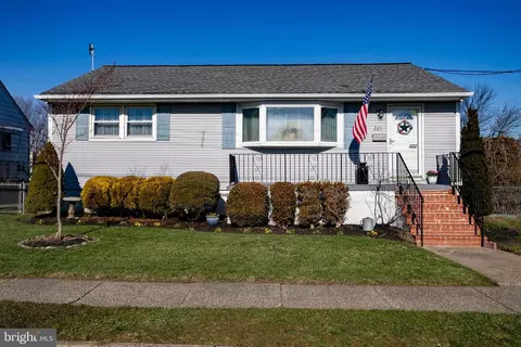 221 Elm Ave, Burlington, NJ 08016