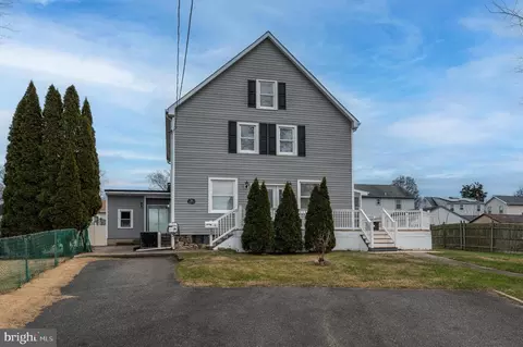 31 N Coles Ave, Maple Shade, NJ 08052