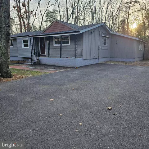 1378 Stokes Rd, Medford, NJ 08055
