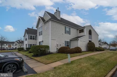 1901 A Ginger Dr, Mount Laurel, NJ 08054