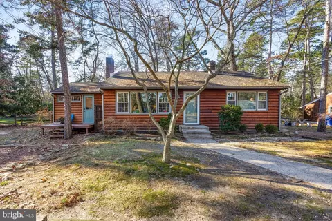 128 Apache Trl, Medford Lakes, NJ 08055
