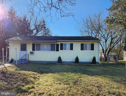 18 Trainor Pl, Browns Mills, NJ 08015