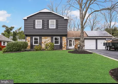 90 Tyler Dr, Willingboro, NJ 08046