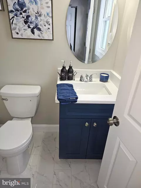 Bath - 504 N Maple Ave, Maple Shade, NJ 08052 photo 1 of 4