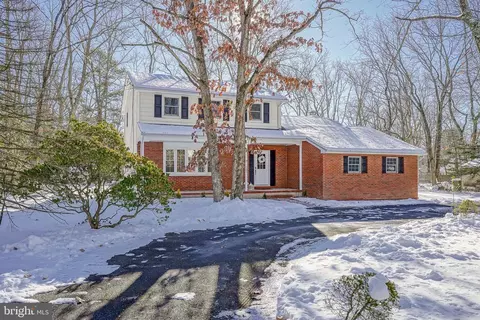 205 Dogwood Rd, Marlton, NJ 08053