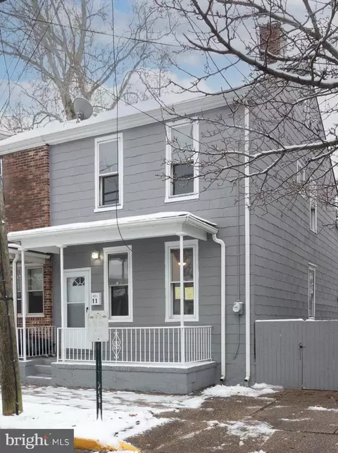 11 E Federal St, Burlington, NJ 08016